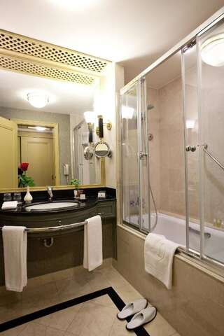 Отель InterContinental Almaty Алматы Клубный номер ИнтерКонтиненталь-3